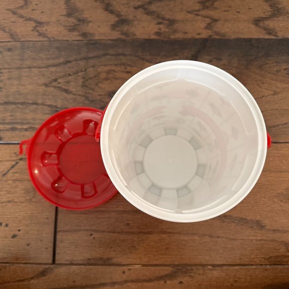 EUC The Radio City Christmas Spectacular Rockettes Souvenir Popcorn Container Bu - Picture 5 of 5